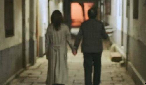 都挺好背景故事,原生家庭纠葛下的情感救赎之路